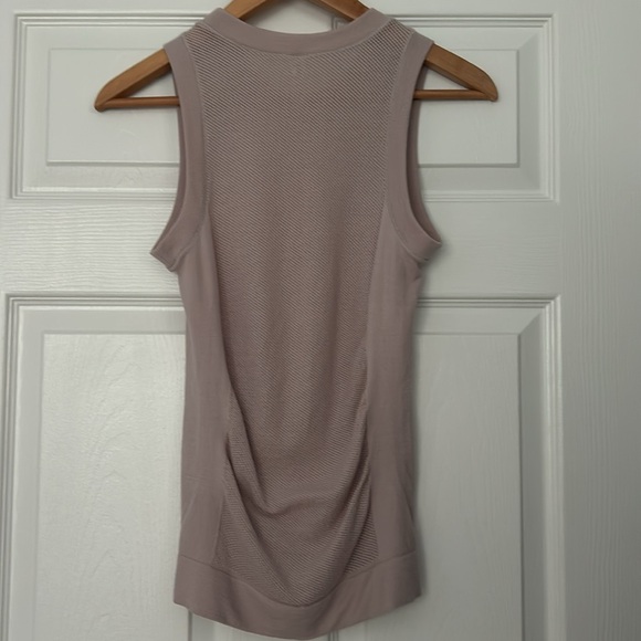 NWOT Athleta Foresthill Ascent Seamless Tank Pale Pink XS - Picture 7 of 11
